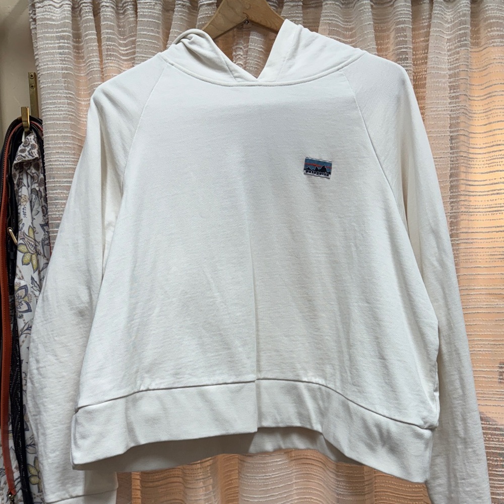 Like New Patagonia Women's Cream Crop Hoodie L
